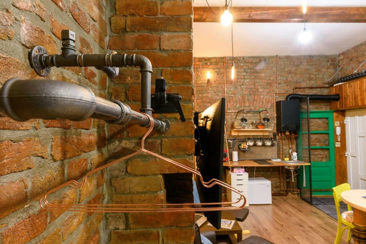 Studio V - Industrial & Original - Old Town Apartamento Cluj-Napoca Exterior foto